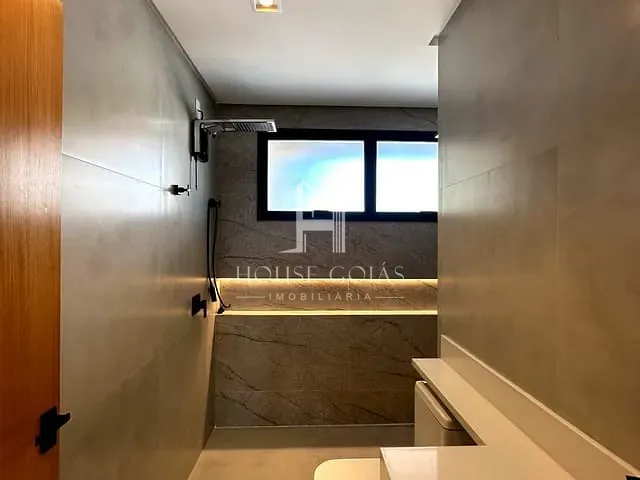 Casa com 210m² 3 quartos e 4 banheiros, à venda, no bairro Parque Amazônia em Goiânia