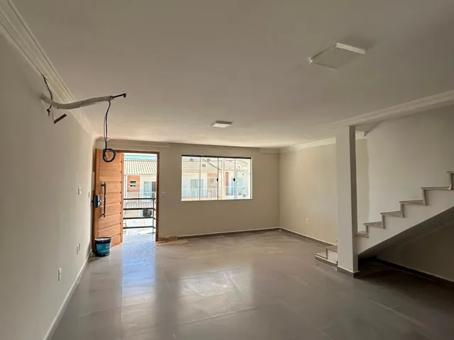 Casa 3 quartos e 2 banheiros, à venda, no bairro Lagoa em Macaé