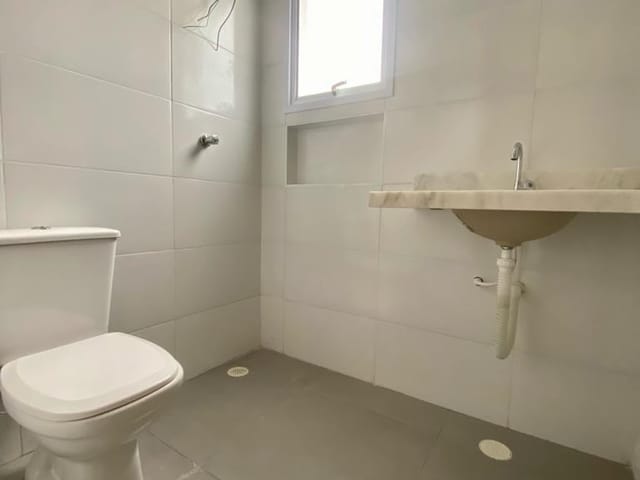 Casa 2 quartos e 3 banheiros, à venda ou para alugar, no bairro Centro em Bertioga