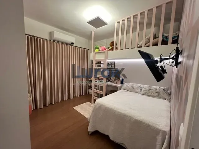 Casa com 341m² 3 quartos e 3 banheiros, à venda, no bairro Chácaras Alpina em Valinhos