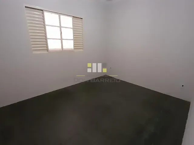 Casa 3 quartos e 2 banheiros, à venda, no bairro Parque Bandeirantes I (Nova Veneza) em Sumaré
