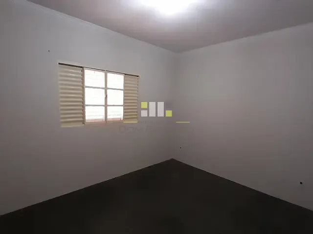 Casa 3 quartos e 2 banheiros, à venda, no bairro Parque Bandeirantes I (Nova Veneza) em Sumaré