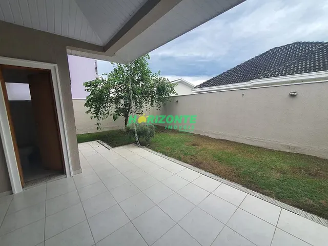Casa com 297m² 4 quartos e 5 banheiros, à venda ou para alugar, no bairro Urbanova em São José dos Campos