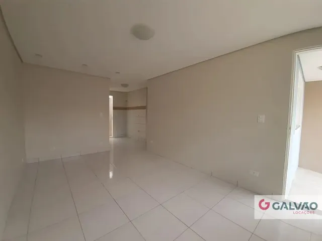 Casa 2 quartos e 1 banheiro, para alugar, no bairro Roça Grande em Colombo