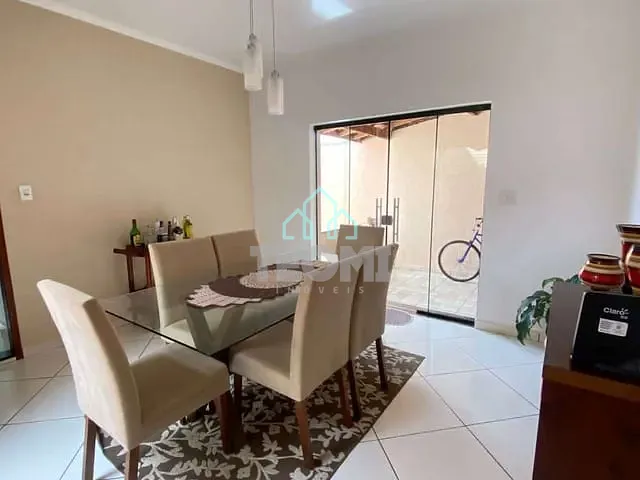 Casa com 275m² 3 quartos e 2 banheiros, à venda, no bairro Loteamento Parque das Fontes em Tremembé