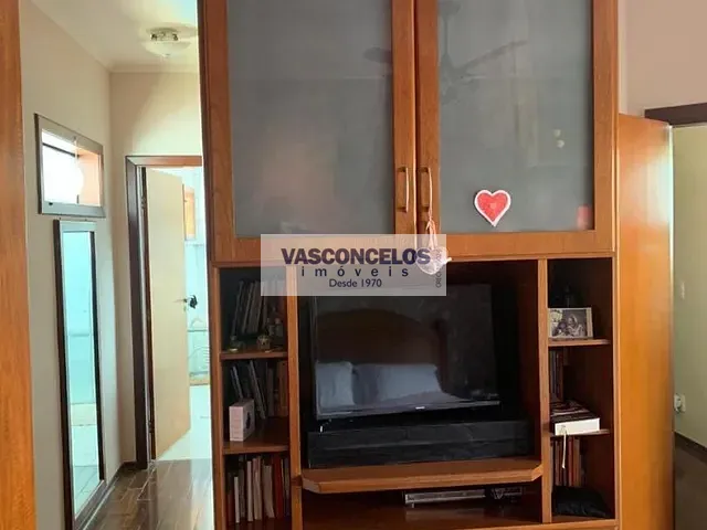 Casa com 560m² 5 quartos e 4 banheiros, à venda, no bairro Jardim das Colinas em São José dos Campos