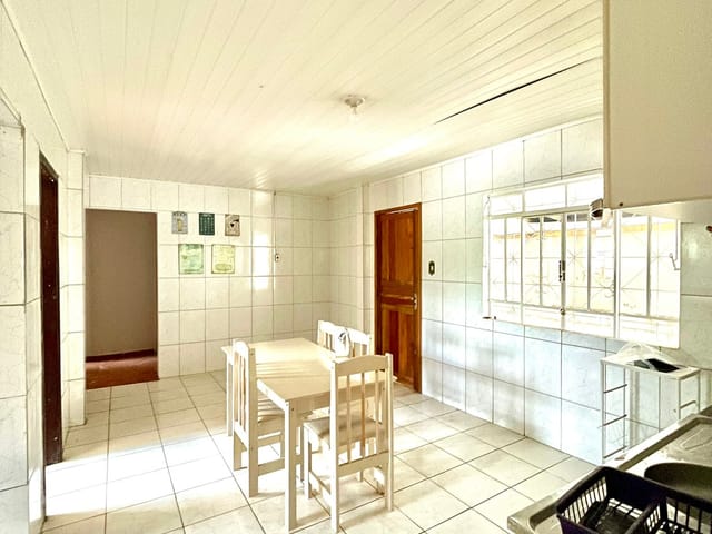 Casa com 60m² 3 quartos e 1 banheiro, à venda, no bairro Uvaranas em Ponta Grossa