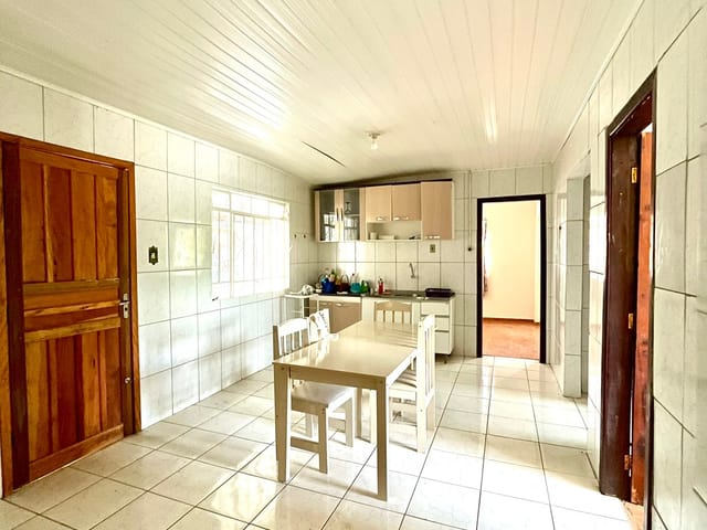 Casa com 60m² 3 quartos e 1 banheiro, à venda, no bairro Uvaranas em Ponta Grossa