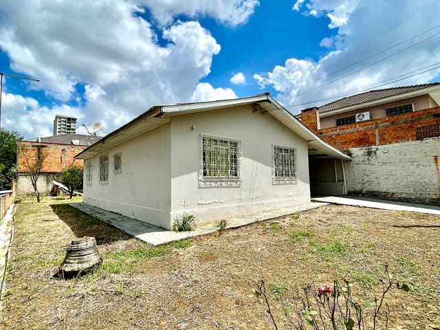 Casa com 60m² 3 quartos e 1 banheiro, à venda, no bairro Uvaranas em Ponta Grossa