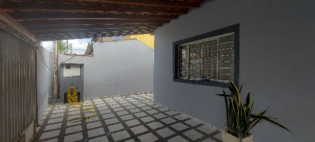 Casa com 250m² 4 quartos e 3 banheiros, à venda, no bairro Loteamento Residencial Andrade em Pindamonhangaba