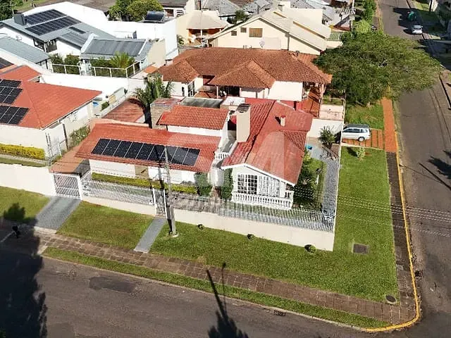 Casa com 423m², à venda, no bairro Maria Goretti em Chapecó