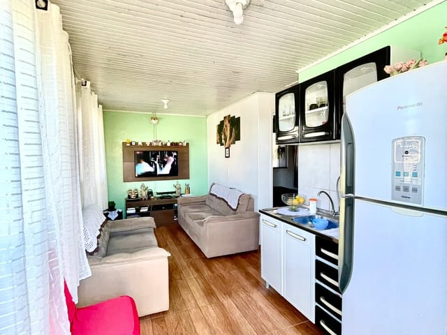 Casa com 50m² 2 quartos e 1 banheiro, à venda, no bairro Neves em Ponta Grossa