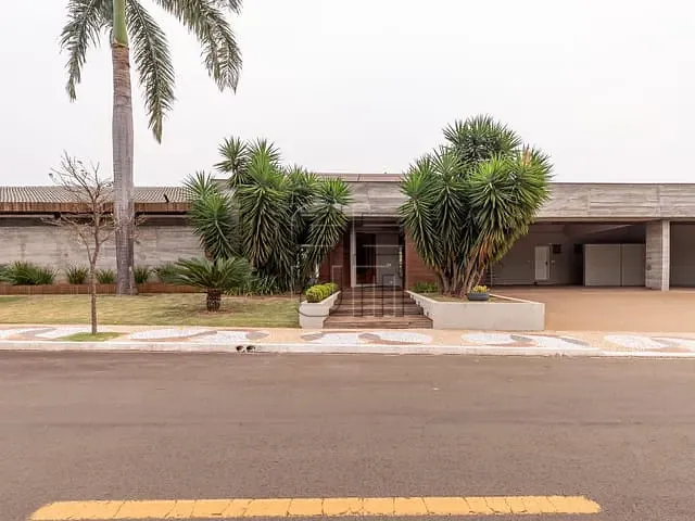 Casa com 1200m² 5 quartos e 6 banheiros, à venda, no bairro Jardim São Jorge em Londrina