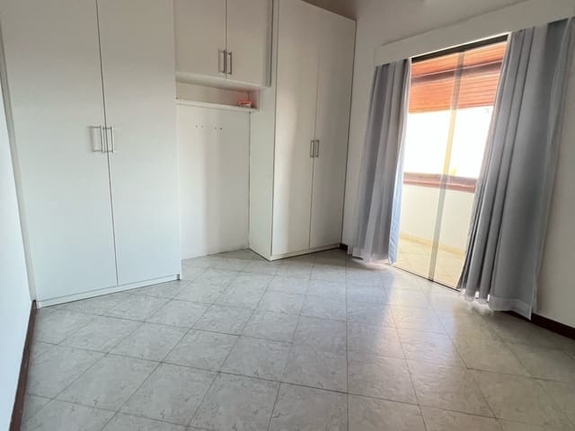 Casa 3 quartos e 3 banheiros, à venda, no bairro Glória em Macaé