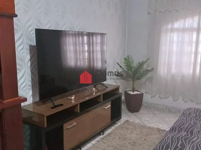 Casa com 267m² 3 quartos e 1 banheiro, à venda, no bairro Santana em Pindamonhangaba