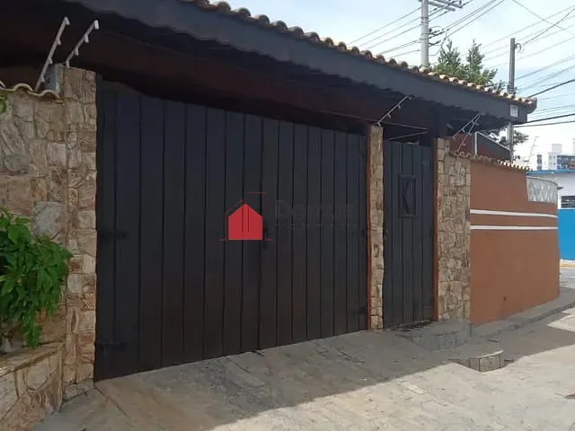 Casa com 267m² 3 quartos e 1 banheiro, à venda, no bairro Santana em Pindamonhangaba