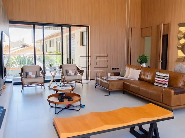 Casa com 592m² 4 quartos e 6 banheiros, à venda, no bairro Esperança em Londrina