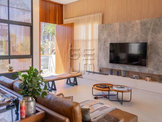 Casa com 592m² 4 quartos e 6 banheiros, à venda, no bairro Esperança em Londrina