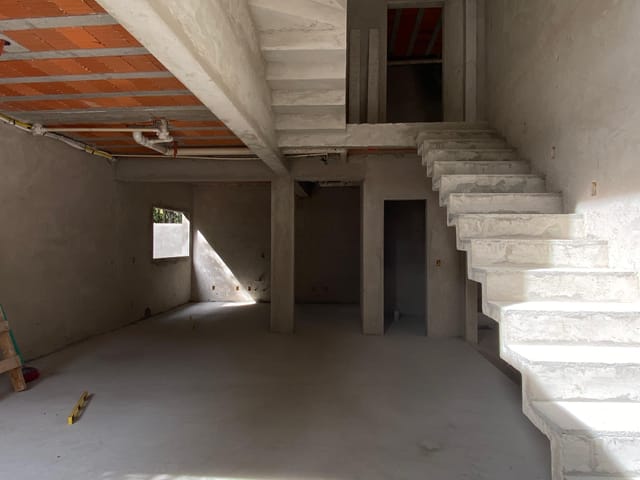 Casa 4 quartos e 5 banheiros, à venda, no bairro Santa Felicidade em Curitiba