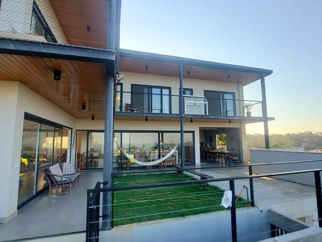 Casa 5 quartos e 5 banheiros, à venda, no bairro Mar do Norte em Rio das Ostras