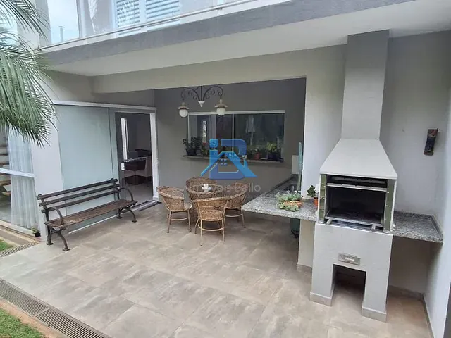Casa com 300m² 3 quartos e 2 banheiros, à venda, no bairro Residencial Fazenda Serrinha em Itatiba