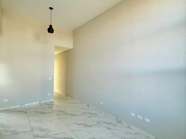 Casa com 80m² 2 quartos e 2 banheiros, à venda, no bairro Uvaranas em Ponta Grossa