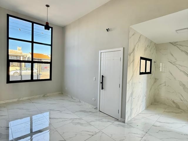 Casa com 80m² 2 quartos e 2 banheiros, à venda, no bairro Uvaranas em Ponta Grossa