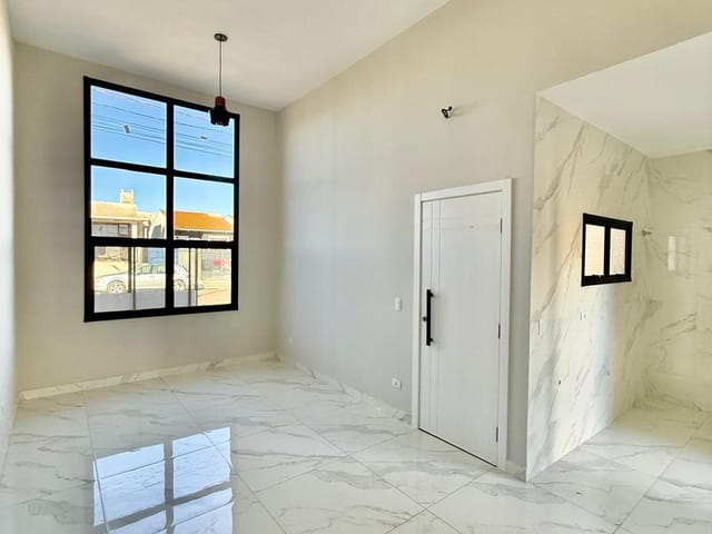 Casa com 80m² 2 quartos e 2 banheiros, à venda, no bairro Uvaranas em Ponta Grossa
