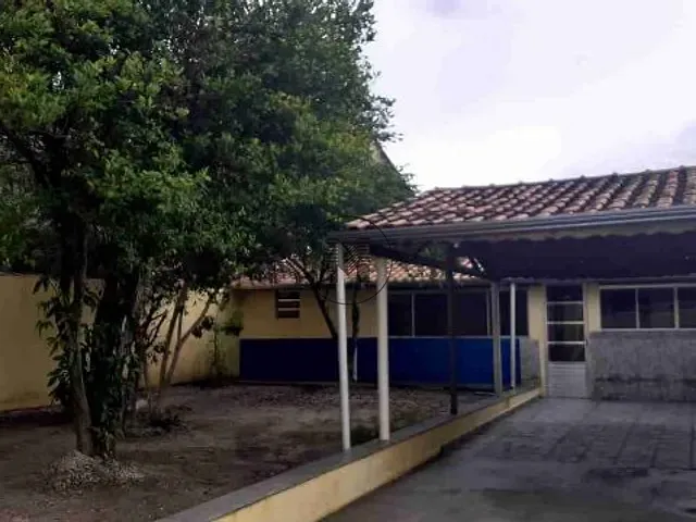 Casa com 225m² 2 quartos e 1 banheiro, à venda, no bairro Engenheiro Neiva em Guaratinguetá