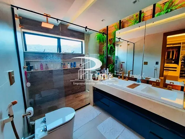 Casa com 400m² 5 quartos e 7 banheiros, à venda, no bairro Itacoatiara em Niterói