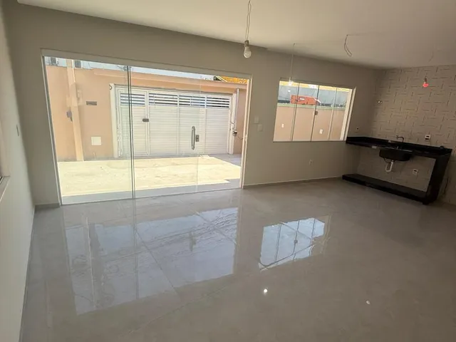 Casa com 100m² 3 quartos e 2 banheiros, à venda, no bairro Aroeira em Macaé