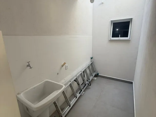 Casa com 100m² 3 quartos e 2 banheiros, à venda, no bairro Aroeira em Macaé
