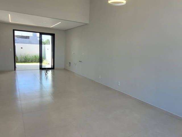 Casa 3 quartos e 2 banheiros, à venda, no bairro Jardim Carvalho em Ponta Grossa