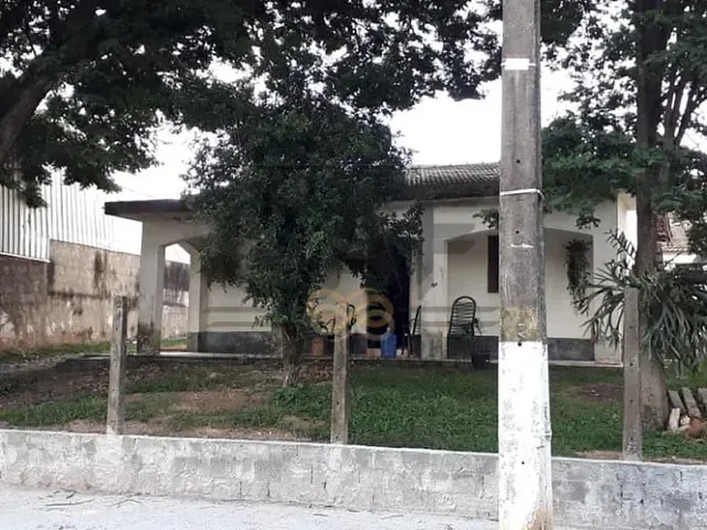 Casa com 871m² 2 quartos e 1 banheiro, à venda, no bairro Centro em Holambra
