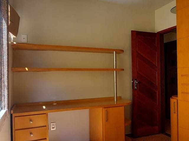 Casa com 452m² 3 quartos e 3 banheiros, para alugar, no bairro Cavaleiros em Macaé