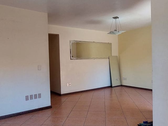 Casa com 452m² 3 quartos e 3 banheiros, para alugar, no bairro Cavaleiros em Macaé