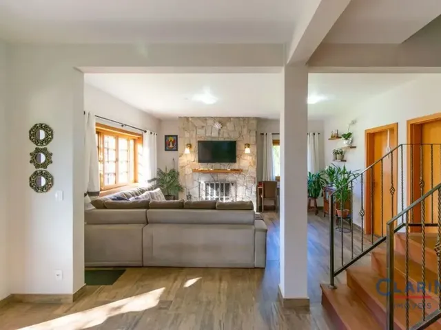 Casa 4 quartos e 2 banheiros, à venda, no bairro OURO VERDE em Campo Largo