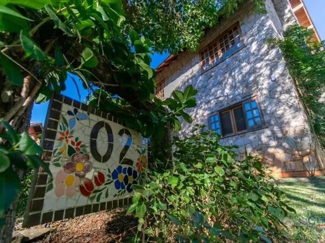 Casa 4 quartos e 3 banheiros, à venda, no bairro OURO VERDE em Campo Largo