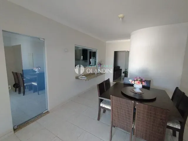 Casa com 300m² 3 quartos e 2 banheiros, à venda, no bairro Itamaraty em Artur Nogueira