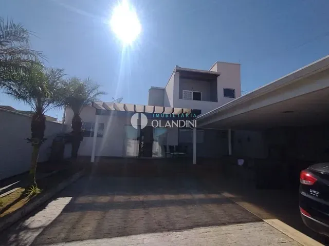Casa com 300m² 3 quartos e 2 banheiros, à venda, no bairro Itamaraty em Artur Nogueira