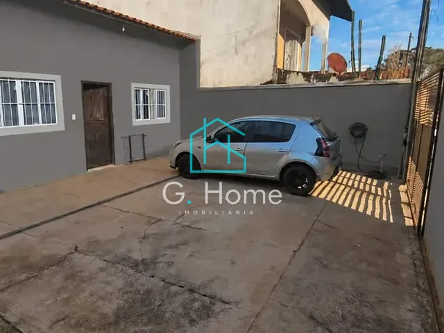 Casa com 200m² 2 quartos e 1 banheiro, à venda, no bairro Residencial Abussafe em Londrina