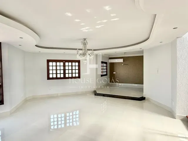 Casa com 310m² 3 quartos e 3 banheiros, à venda, no bairro Alto da Glória em Goiânia