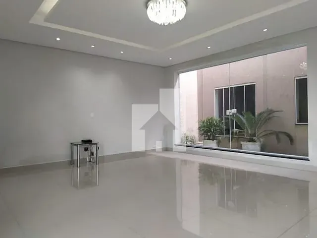 Casa com 350m² 4 quartos e 1 banheiro, à venda, no bairro Santo Antônio em Jundiaí