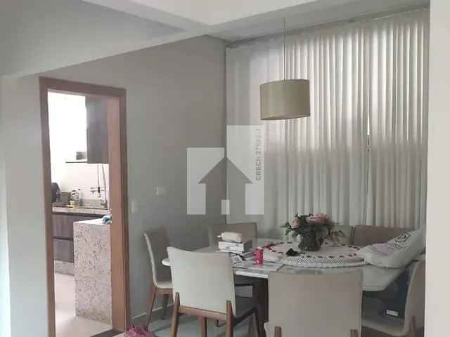Casa com 350m² 4 quartos e 1 banheiro, à venda, no bairro Santo Antônio em Jundiaí