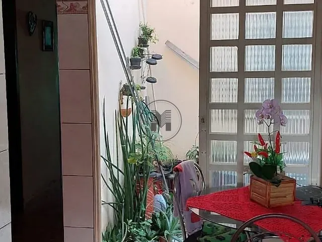 Casa com 500m² 3 quartos e 1 banheiro, à venda, no bairro Engenheiro Neiva em Guaratinguetá