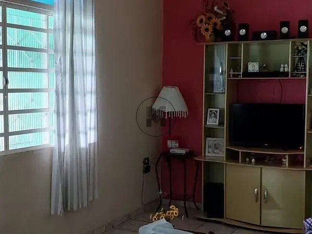 Casa com 500m² 3 quartos e 1 banheiro, à venda, no bairro Engenheiro Neiva em Guaratinguetá
