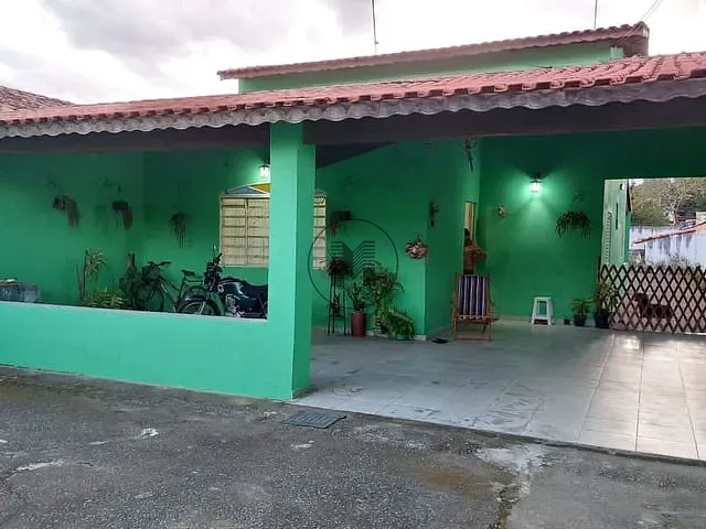 Casa com 500m² 3 quartos e 1 banheiro, à venda, no bairro Engenheiro Neiva em Guaratinguetá