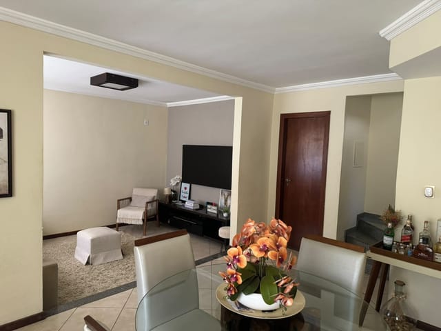 Casa 3 quartos e 3 banheiros, para alugar, no bairro Glória em Macaé