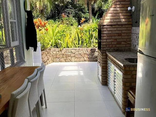 Casa 3 quartos e 2 banheiros, à venda, no bairro Riviera em Bertioga
