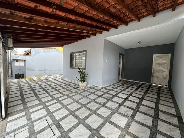 Casa com 250m² 4 quartos e 4 banheiros, à venda, no bairro Loteamento Residencial Andrade em Pindamonhangaba